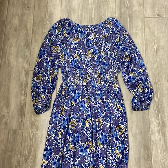 NWOT! $188 V neck Fete floral print midi dress! - Picture 13 of 14
